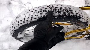 Дешёвый Китайский ФЭТ БАЙК, в снегу.