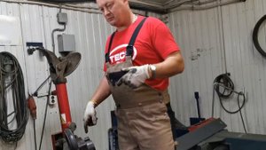 Тестируем ГРУЗОВЫЕ станки в шиномонтаже и делимся секретами.  Лайфхаки. Медведь в Культурной Столиц