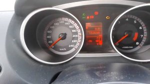 Видео: Как включить противотуманные фары в Mitsubishi Outlander XL?