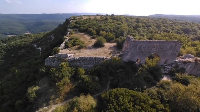 Воспоминание о прошлом. Пещерный город Мангуп-Кале