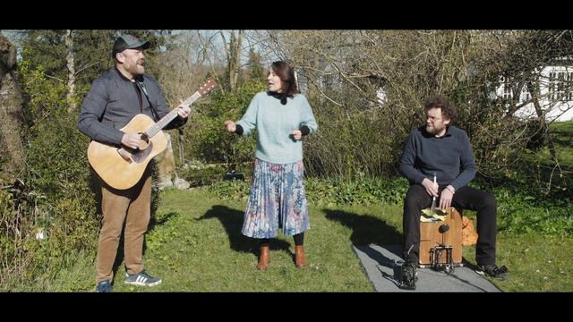 Danser i min mors høje sko смотреть онлайн