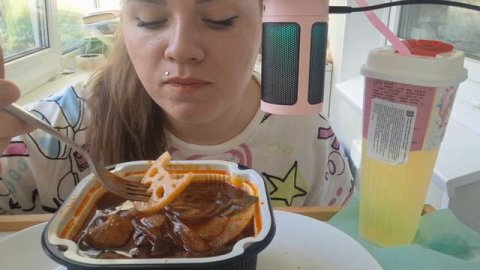 Мукбанг Саморазогревающаяся мегаострая лапша /Впервые пробую, обзор 🥵🥵🥵 #мукбанг #фудблогер