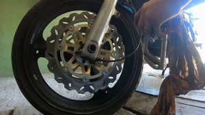 ЧИСТКА И СМАЗКА ЦЕПИ,ТОРМОЗНЫХ СУППОРТОВ НА МОТОЦИКЛЕ HONDA SB 400SF