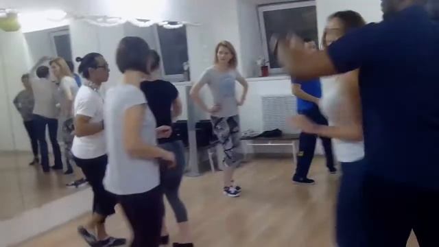 Урок сальсы с Чино - Alexander Abreu "Que Sorpresa" смотреть онлайн