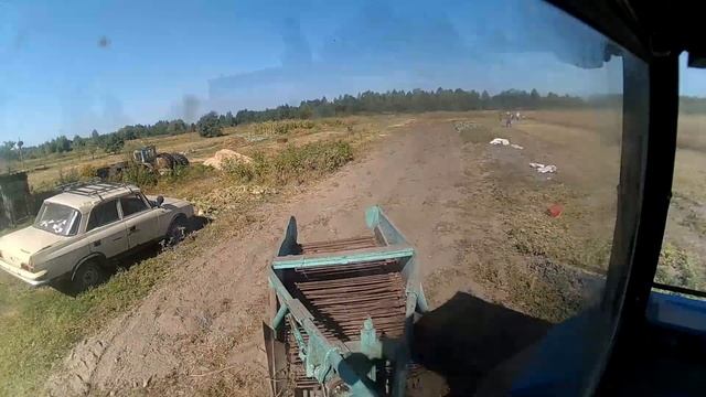 Копаю картошку. Мтз 82.1 + картофелекопалка Z-609 смотреть онлайн