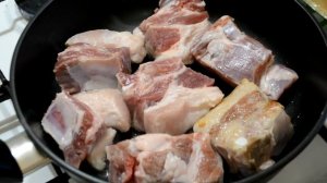 Ароматные свиные рёбра в остром соусе шрирача (не острые ниразу)))
