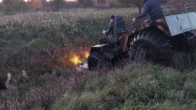 Преодоление канавы. Вездеход "ЗЕВС" смотреть онлайн