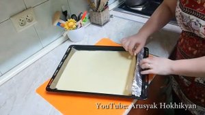 Простой пышный рулет на кефире  (на мацони)