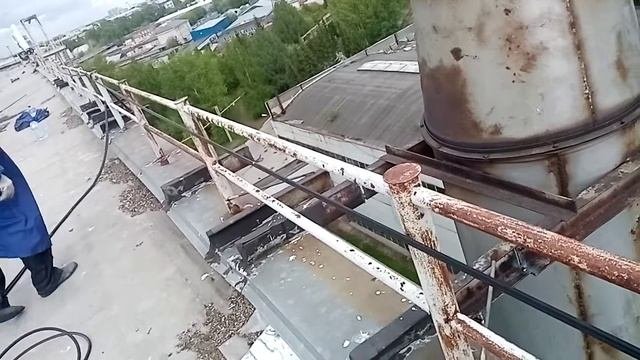 Демонтаж вентиляционных труб.