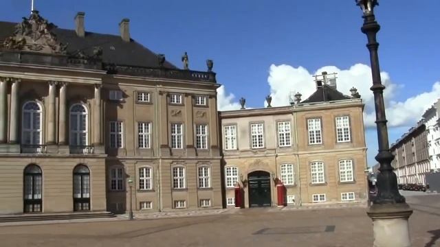 Places in the Öresundsregion Amalienborg, Copenhagen смотреть онлайн