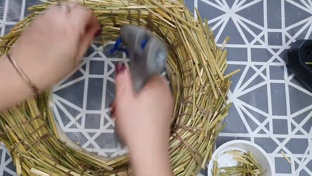 Пасхальный интерьерный веночек своими руками. смотреть онлайн