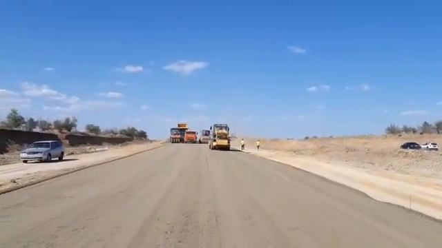 Устройство нижнего слоя основания ЩПС-С4. ПК 282+00-283+00. Дата 01.09.2020 г. смотреть онлайн