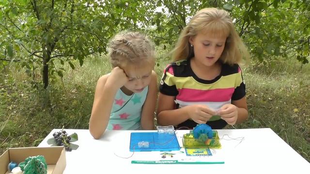 Собираем конструктор Robotiks водяное колесо. смотреть онлайн