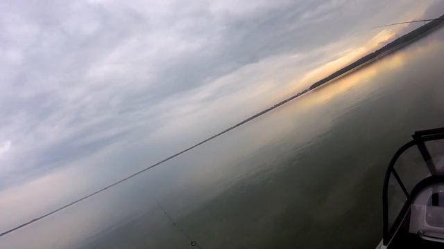 Рыбалка в Тюмени. Окунь как из пулемета. оз. Андреевское июль 2021г. смотреть онлайн