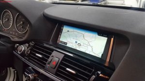 Достойная работа над BMW F25: NBT EVO, CarPlay во весь экран, оригинальная камера, омыватель камеры