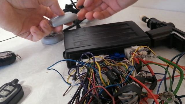 Замена брелка Jaguar EZ-Four KGB MX-9 на Scher-Khan 7/9 (PRO) смотреть онлайн