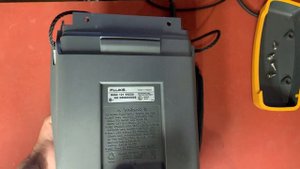 Fluke Scopemeter 192, 192B, 196, 196B, 196C, 199, 199B, 199C battery replacement
