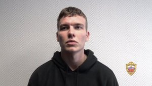 Столичная полиция задержала мужчину, повредившего скульптуру фонтана на Арбате