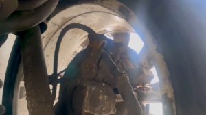 Как ослабить тросик ручника или что делать если заднее колесо зажало.