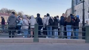 АВТОЗВУК ПО ГОРОДУ BASSVLOG РЕАКЦИИ НА АВТОЗВУК на МАЛИНОВАЯ ЛАДА GAYAZOV BROTHERS