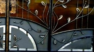 Кованые ворота с поликарбонатом