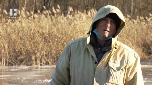 Сотрудники МЧС рассказали, безопасна ли толщина льда на Цне в Тамбове для рыбалки смотреть онлайн