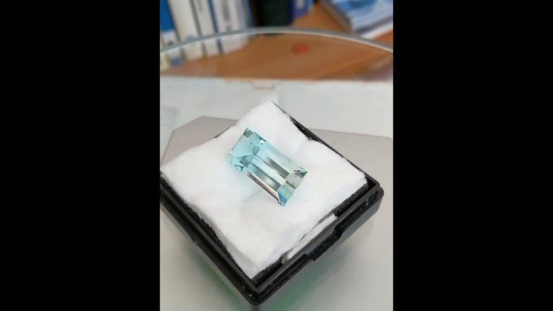 Ювелирные камни - аквамарин. Gemstone aquamarine