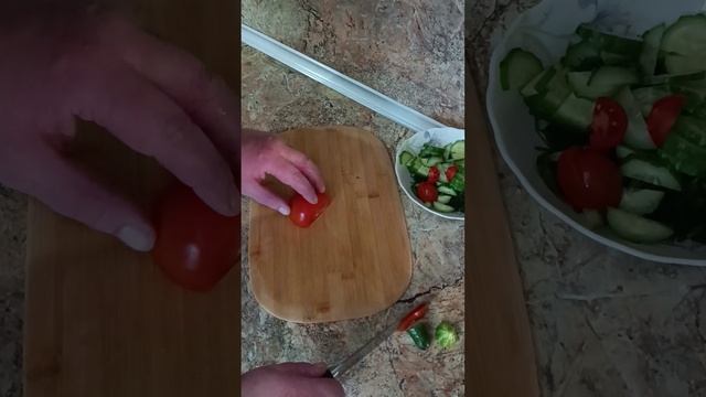 Такой салат хоть каждый день готовить можно! Очень вкусный и полезный салат. Рецепт салата.