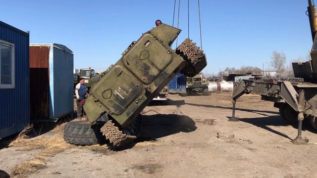 Переворачиваем МТЛБ на бок смотреть онлайн