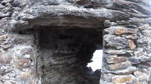 Выходные в Италии. Поход в замок Zamek Tasso и часовню Antica chiesa delle rupi  Встретил коллегу.