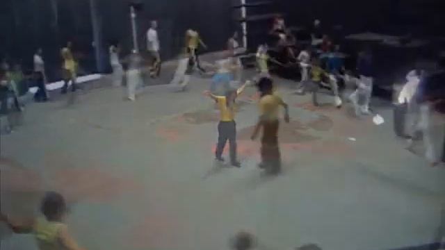 Capoeira Sao Salvador - Berimbau Chamou 2006 - Clip 1/3 смотреть онлайн