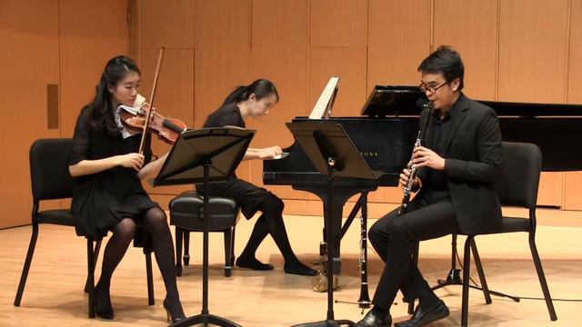 Igor Stravinsky: Suite from L'Histoire du Soldat - I. The Soldier's March смотреть онлайн