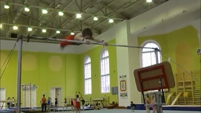 Моменты тренировок юных гимнастов смотреть онлайн