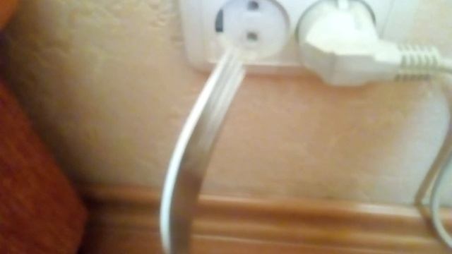 Парень сунул вилку в розетку и вот что с ним случилось