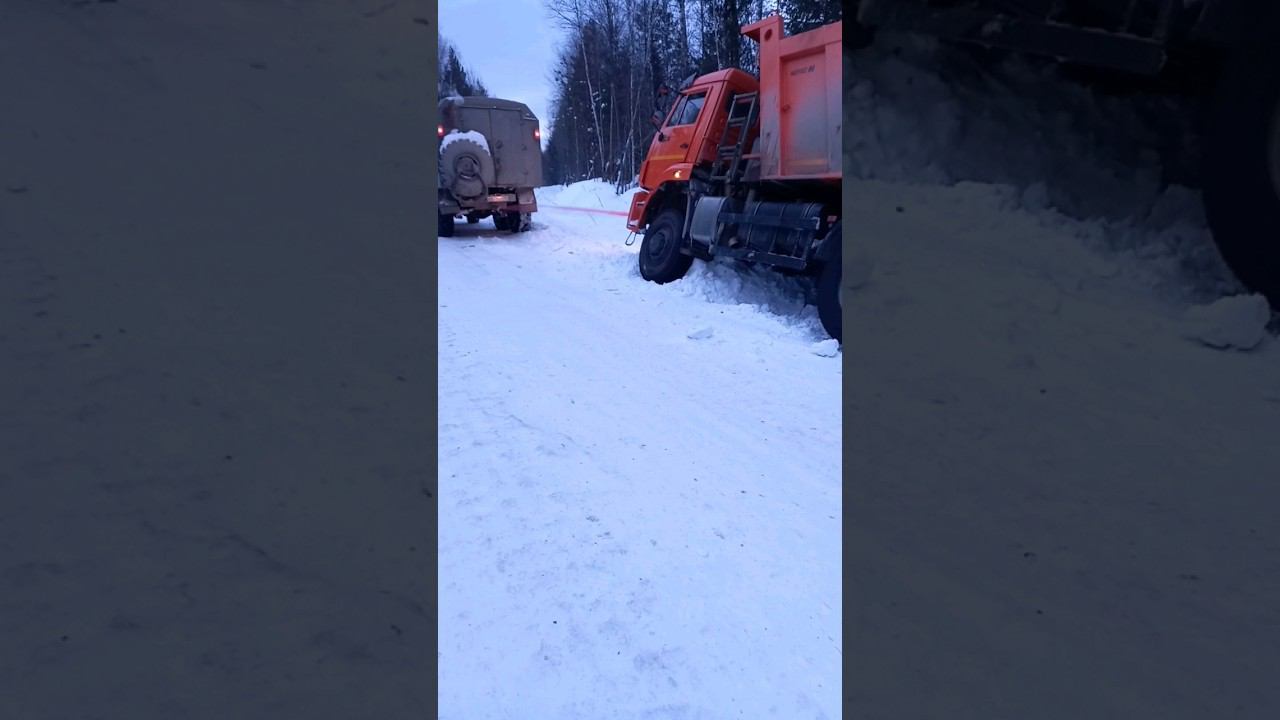 Урал не смог вытянуть камаз, порвался трос #бездорожье #урал4320 смотреть онлайн