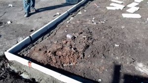 Установка бордюр в частном доме.