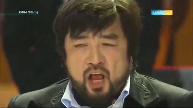 Манарбек Ержан : " Көк көгершін " .