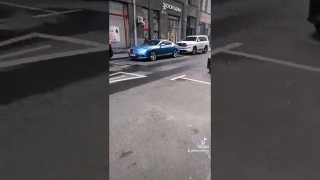 увидели бугатти в москве