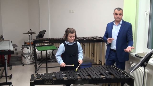 Видеоурок «Работа над пьесами на ксилофоне в младших классах»
