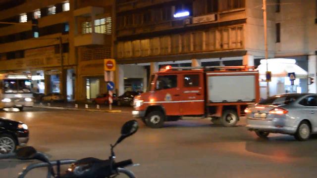 Звук сирены пожарной машины  в Салониках