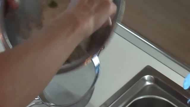 Салат из редьки с огурцом. Очень вкусно!