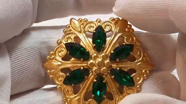 Позолоченные брошки СССР. Именники заводов МК и 9ФС. Макрофото клейма. Консервация позолоты.