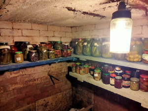 Подвал в частном доме. Вентиляция, освещение, лестница