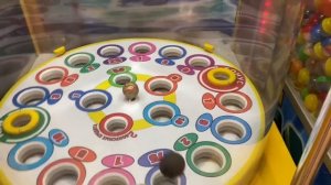 ОГРОМНЫЕ ХАЙПУКИ ОТ МИНЬОНОВ В АППАРАТАХ С ИГРУШКАМИ