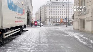 FAMOUS VIENNA CITY CENTER?IN SNOWFALL | White Christmas| Weihnachtsmarkt Wien 2021| Living in Vienn