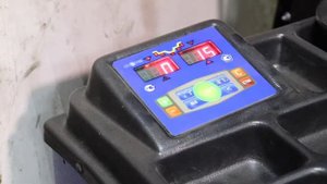 Технарь. Как 5000₽ влияют на балансир? При провороте колеса скачут груза на новой балансировке?