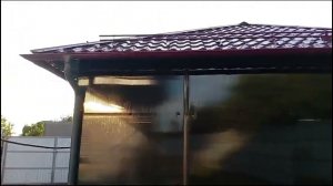 Четырёхскатный навес из металлочерепицы с обшивкой из сотового поликарбоната