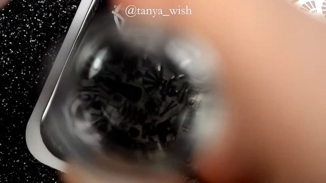 Gold Flakes & Stamping Nail Art - Маникюр с золотой втиркой и стемпингом смотреть онлайн