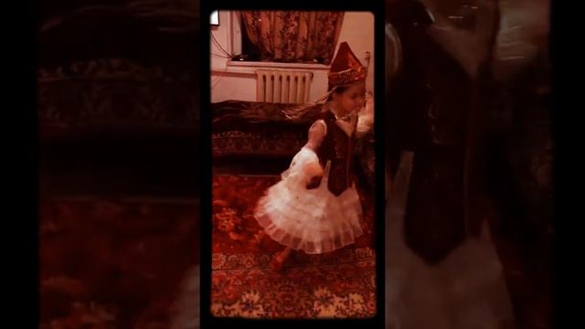 Казахская национальная одежда! смотреть онлайн