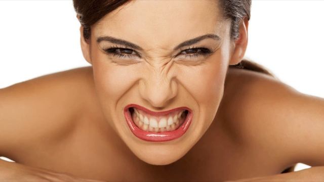 Почему люди скрипят во сне зубами? смотреть онлайн